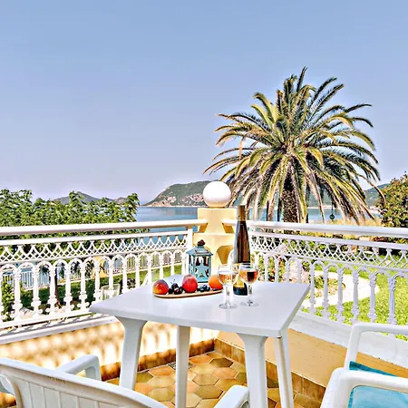 Flora House 아기오스 게오르기오스 파곤