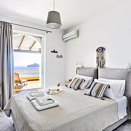 Flora House Corfu アパートホテル 3*