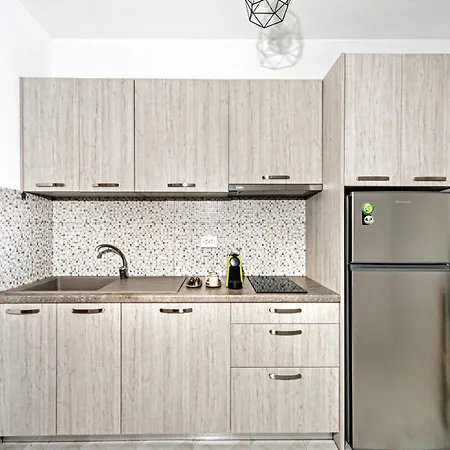 アパートホテル Flora House Corfu 3*