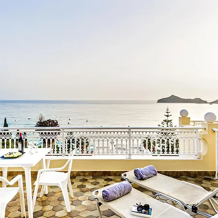 Flora House Corfu アパートホテル 3*