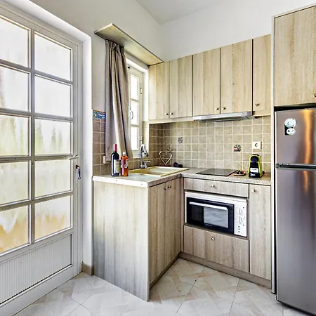 アパートホテル Flora House Corfu アギオス・ゲオルギオス・パゴン