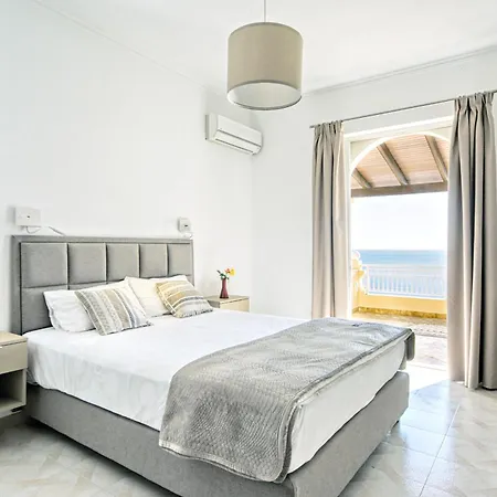 アパートホテル Flora House Corfu