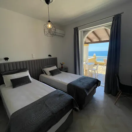 Flora House Corfu アパートホテル 3*