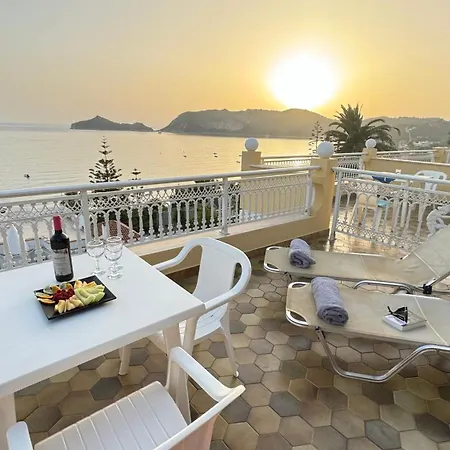 アパートホテル Flora House Corfu 3*