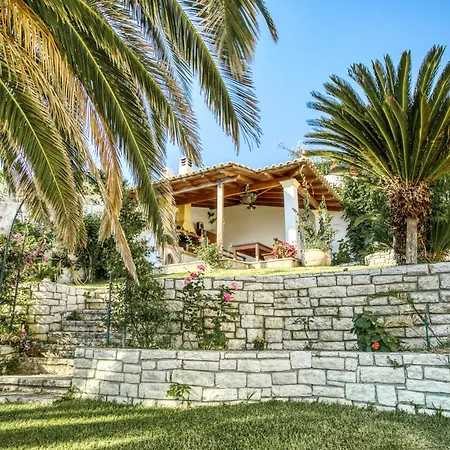 Flora House Corfu アパートホテル 3*