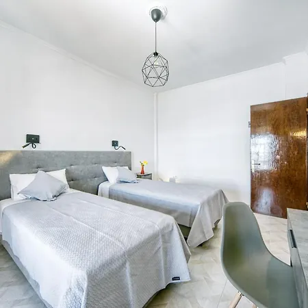 Flora House Corfu アパートホテル