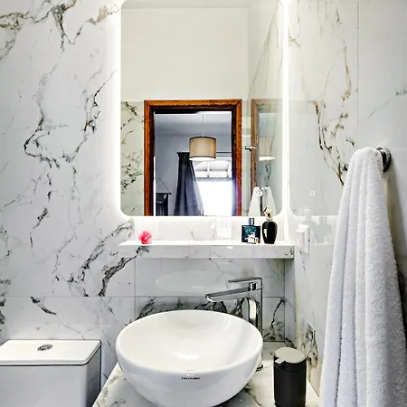 Flora House Corfu アパートホテル