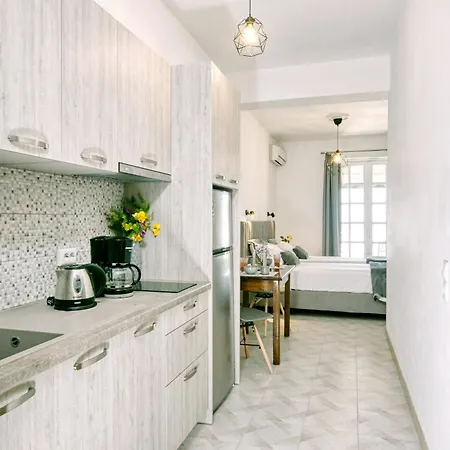 Flora House Corfu アパートホテル