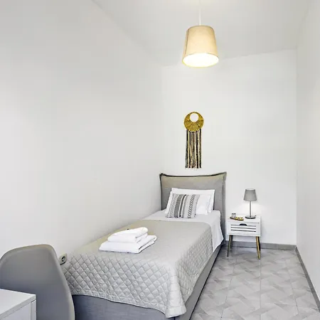 アパートホテル Flora House Corfu