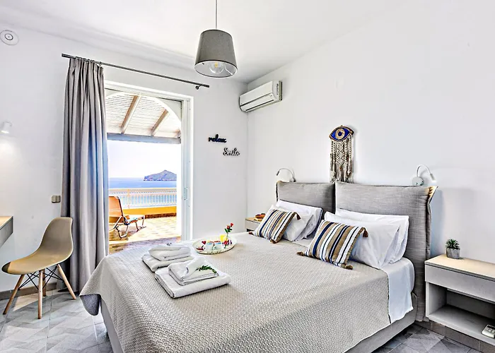 Flora House Corfu Aparthotel 3*