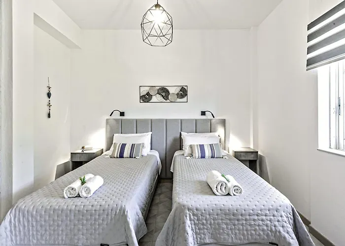 Flora House Corfu Aparthotel 3*