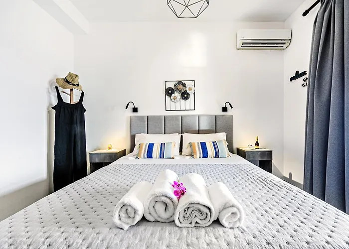 Flora House Corfu 3*