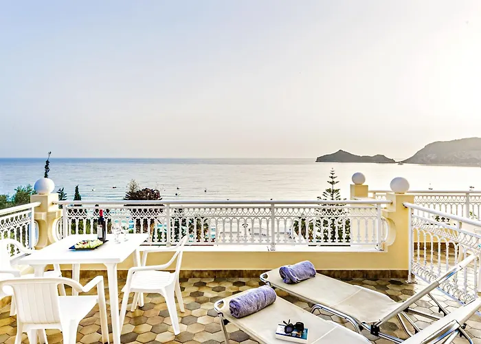 Flora House Corfu Aparthotel 3*