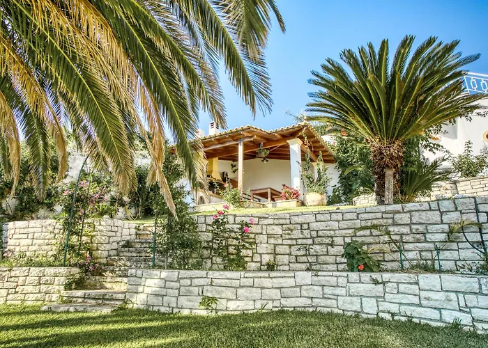 Flora House Corfu Aparthotel 3*