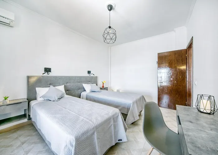 Flora House Corfu Aparthotel